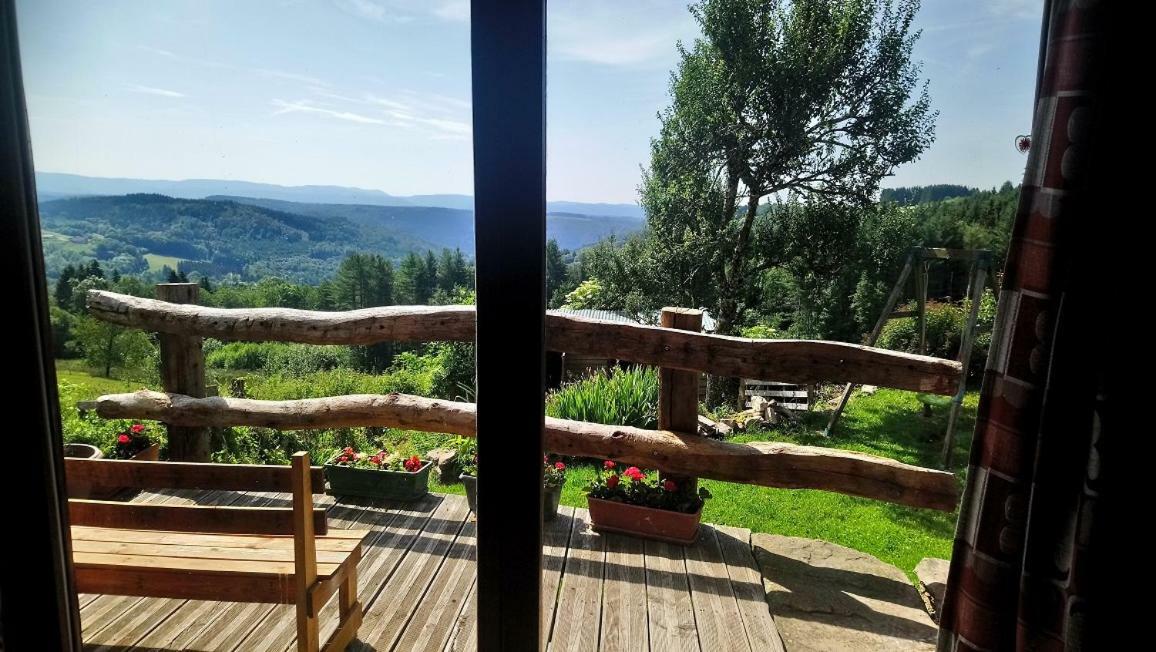 Les Grandes Fontaines Bed & Breakfast La Longine Екстериор снимка