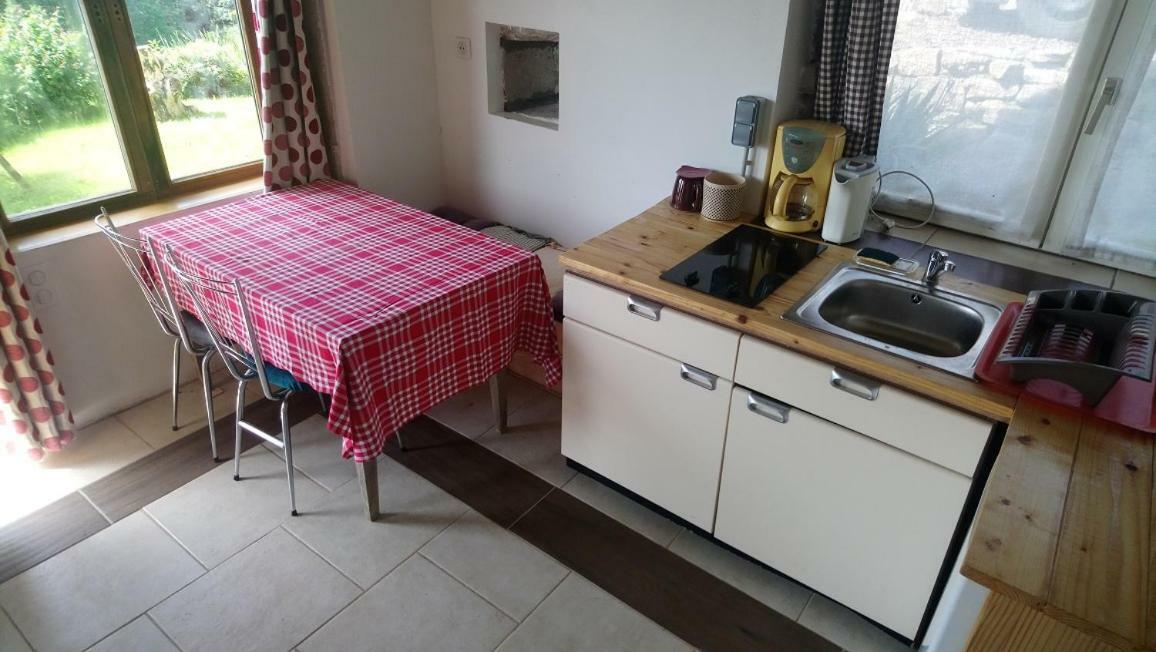 Les Grandes Fontaines Bed & Breakfast La Longine Екстериор снимка